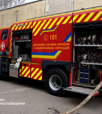 У Миколаєві сталися пожежі у приватному будинку та меблевому цеху
