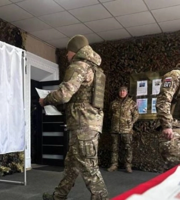 На окупованій частині Запорізької області колаборанти почали носити урни для голосування