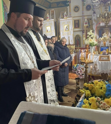 Дружина і двоє діток не дочекалися Героя з війни: на Волині поховали молодого воїна Василь Клеця. Фото