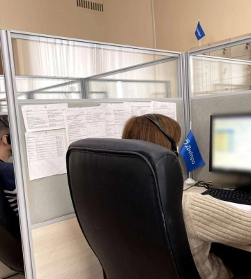 Аварійні питання та звернення після ракетних атак: як у Дніпрі працює Єдина гаряча лінія міськради
