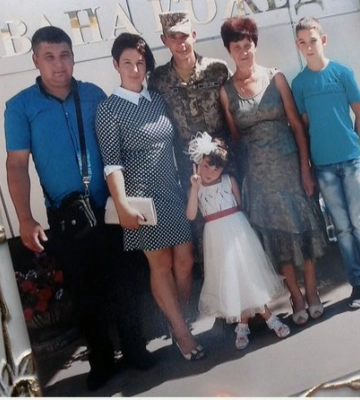 Історія волинянки, яка на війні втратила чоловіка і сина-льотчика