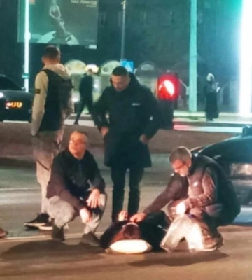У Луцьку на вулиці Конякіна водій авто збив дівчину (відео)