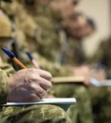 Воювати непридатні: у Києві військкоми під час війни “списали” офіцерів