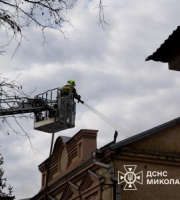 У Миколаєві вогнеборці ліквідували пожежу житлового будинку