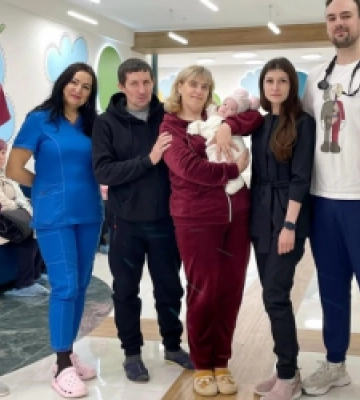 Тепер може вільно дихати: у Львові врятували двомісячну дитину з небезпечною кістою на язиці