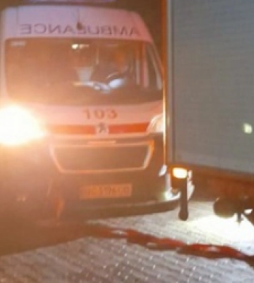 Автомобіль «швидкої» на Львівщині застряг у болоті