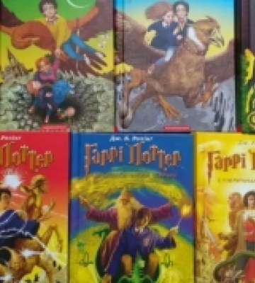 Чоловік в Берегові продавав липові книги «Гра престолів» та «Гаррі Поттер»