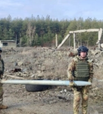 Вибухотехніки поліції Закарпаття під обстрілами розміновують Харківщину