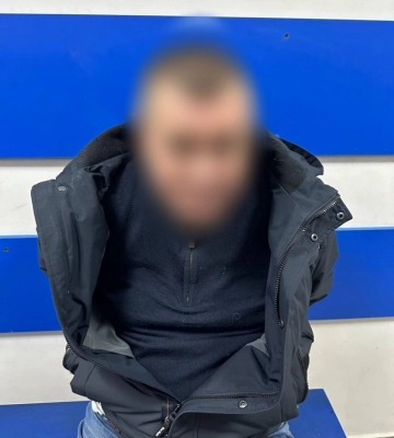 Облив розчинником підлогу та підпалив: в Одесі затримали чоловіка, з вини якого 20-річна дівчина отримала опіки