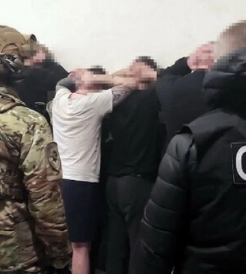 Викрито в’язня Житомирської виправної установи, який видурював гроші у родичів полонених та зниклих безвісти захисників, - СБУ.&amp;hellip;