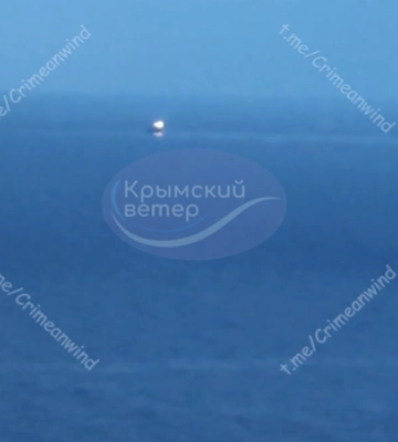 Спершу були "спалахи" в морі: в окупованому Криму чули звуки вибухів, кажуть про атаку на корабель РФ