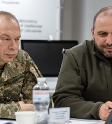 На Авдеевском и Купянском направлениях оперативная обстановка чрезвычайно сложная и напряженная — Сырский