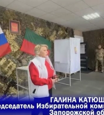 На голосование строем - в сети показали как в Мелитополе проходят фейковые выборы (видео)