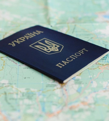 Забули вклеїти фото в паспорт у 25 або 45 років: на яку суму оштрафують українців