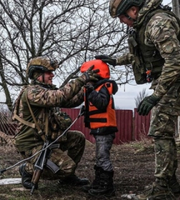 З Мар’їнської та Очеретинської громад Донеччини евакуювали всіх дітей. ФОТОрепортаж