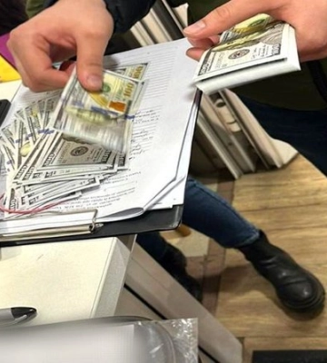 Депутати вимагали 30 тис. дол. з підприємства за надання в оренду землі