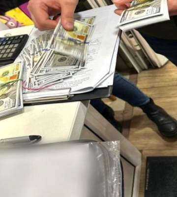 Двох депутатів зі Львівщини затримали за вимагання $30 тисяч хабаря