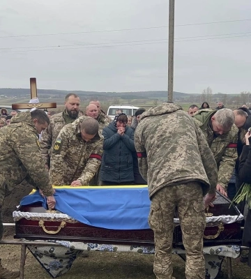 Трагічна річниця вторгнення: на  Волині попрощалися із Героєм, який помер під час несення військової служби, Богданом Шведюком