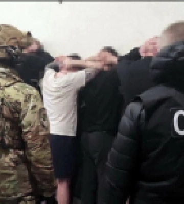СБУ викрила в’язня Житомирської виправної установи, який видурював гроші у родичів українських військових