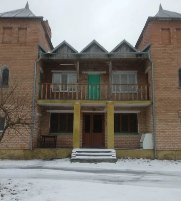 Волинський профілакторій біля озера продають за пів мільйона. Фото