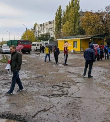 Нардепів та владу Миколаївщини попросили відремонтувати трасу через Веселинове