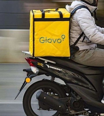 Мопед вместо пиццы: пьяный днепрянин обокрал курьера Glovo