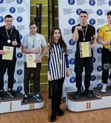 У Кривому Розі відбувся чемпіонат області з армреслінгу: хто переміг