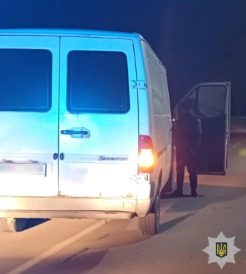 Біля Львова мікроавтобус травмував пішохода