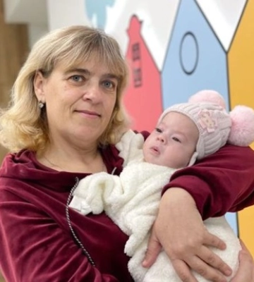 Медики врятували двомісячну дівчинку, яка через кісту не могла дихати