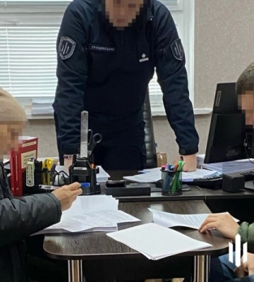 Уникнення мільйонних податків: Працівниці податкової Кіровоградщини повідомили про підозру