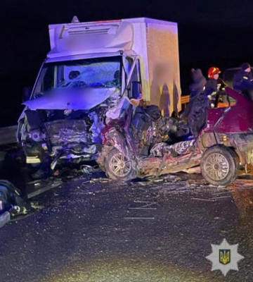 На Львівщині п’яний водій ВАЗу влетів у автомобіль евакуації полеглих воїнів, троє загиблих