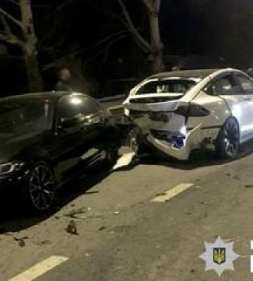 Під Полтавою під час ДТП зіткнулися чотири автівки