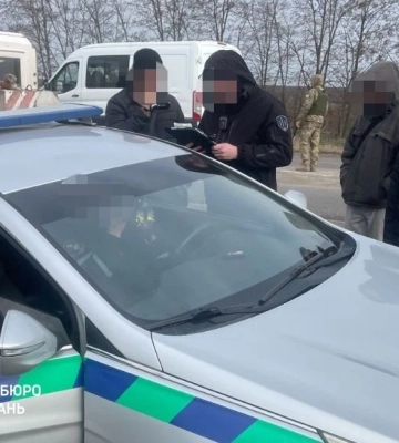 Щонайменше 50 тис. грн у день. ДБР викрило керівника Укртрансбезпеки на Миколаївщині на системних поборах з перевізників