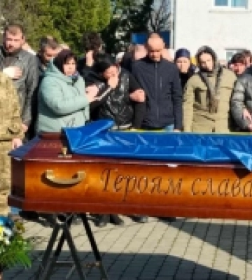 У Рожищі в останню дорогу провели захисника України Олександра Ханова. ФОТО