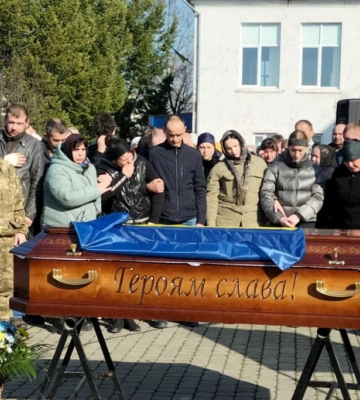 Захищав Україну з першого дня вторгнення: на Волині попрощались із Героєм Олександром Хановим