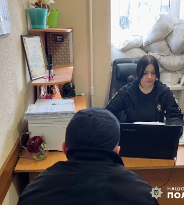 В Одесі побили і пограбували перехожу