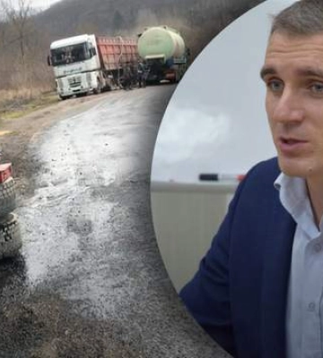 В Николаеве на дамбе перевернулся грузовик с дизтопливом: одна полоса движения перекрыта