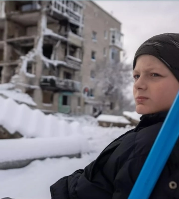 Все розбите і нікого немає. Як живе 11-річний хлопчик у Ізюмі посеред війни