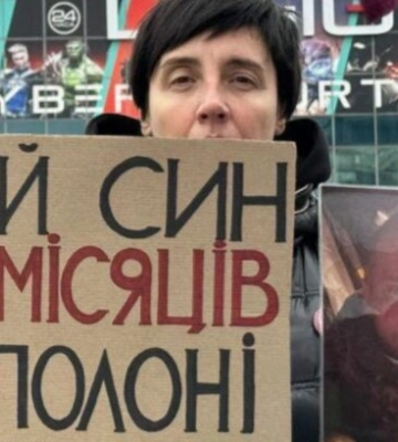 Мама плененного защитника Мариуполя узнала, что ее сын – уклонист: &quot;Плевок в самую душу...&quot;
