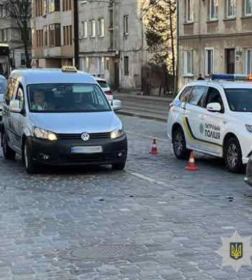 У Львові внаслідок ДТП травмований мотоцикліст