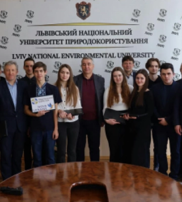 Студенти Львівського університету природокористування отримали ноутбуки від благодійників