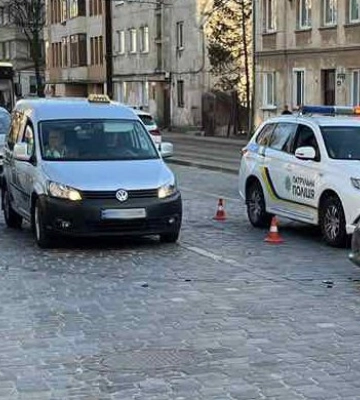 У Львові внаслідок ДТП травмований мотоцикліст