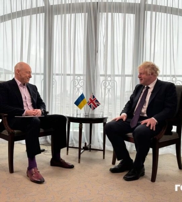 Джонсон о слухах, что он отговорил Украину от переговоров с РФ: Это чушь, это просто неправда. Разве можно вести переговоры с&amp;hellip;