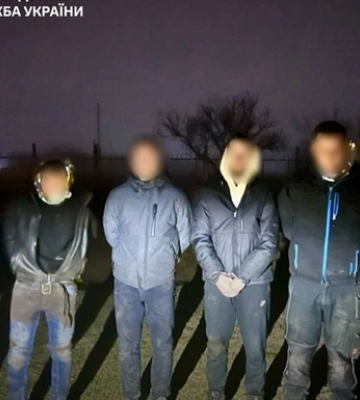 Уклонисты обмотались изотермическими одеялами, чтобы "обмануть" тепловизор