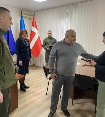У Луцьку рідним загиблих Героїв вручили їхні посмертні нагороди. Фото