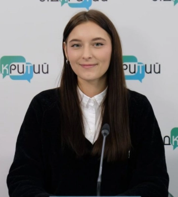 У Дніпрі можна здати російську літературу і назбирати на пікап військовим