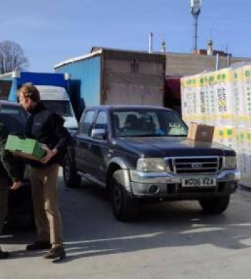 Кропивницькі волонтери спільно з британцями передали ЗСУ три автівки 