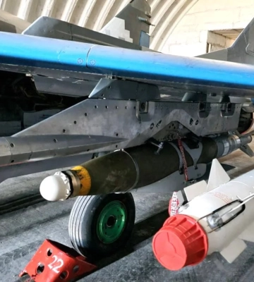 Ураження бомбами JDAM командного пункту росіян на Херсонщині показали Повітряні сили