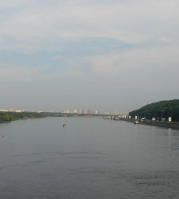 У Києві підвищився рівень води в Дніпрі. КМВА запевнила, що загрози наразі немає