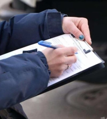 У Дніпрі в гаражі згорів автомобіль 